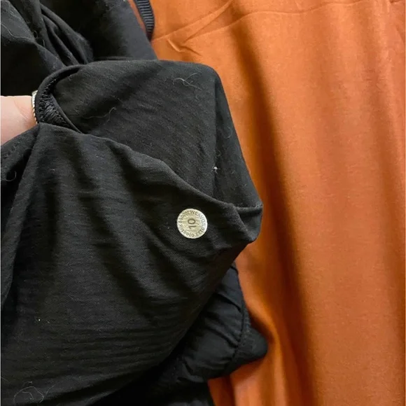 Women's Lululemon Dance Studio Midrise Black Cropped Pants - Picture 6 of 6